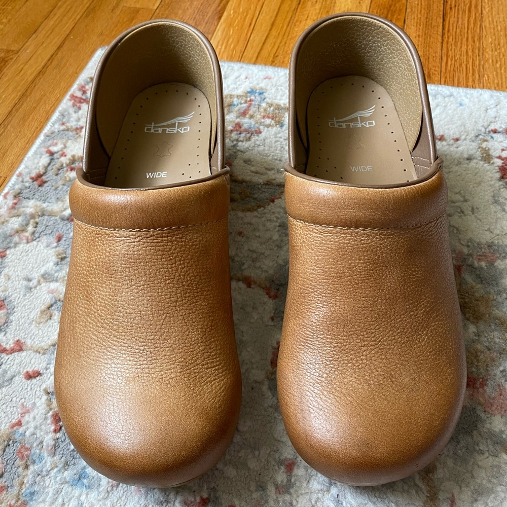 Dansko Clogs- Personalized Wide Pro in Honey Distressed